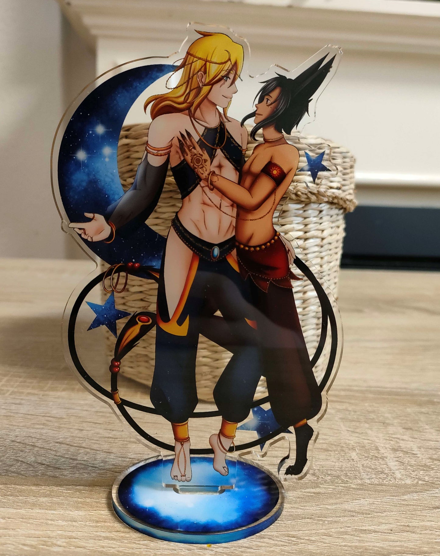 Alexander und Ruby Standee